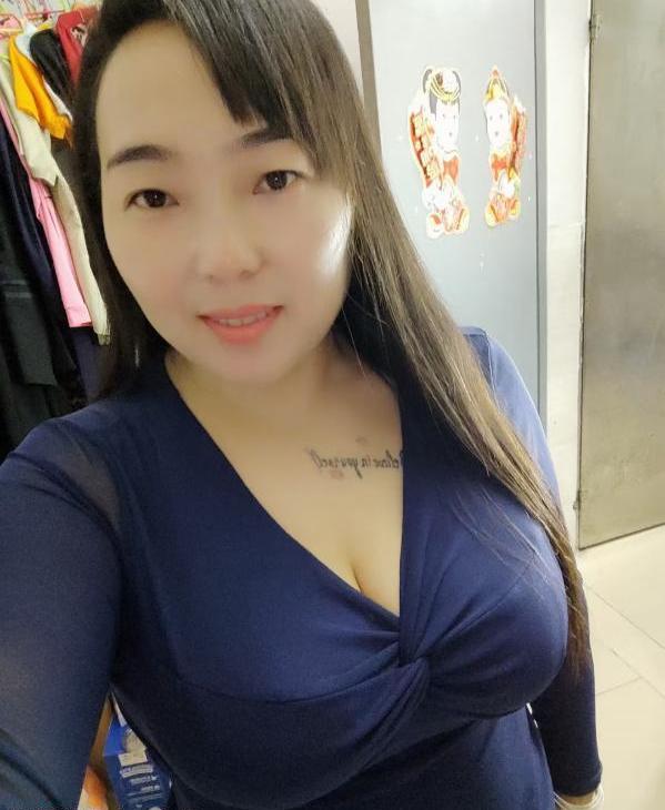 巨乳少妇